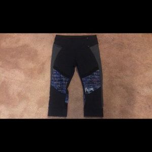 CALIA SIZE LARGE SEMI FITTED CAPRI PANTS